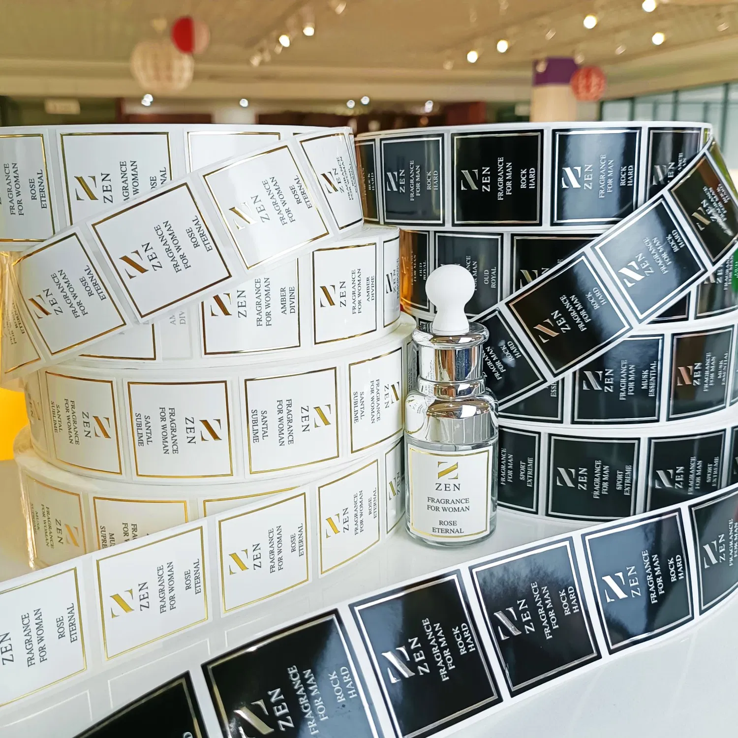 Hot Sale Gold Foil Cosmetic Label Sticker on Win Bottle Brand Logo